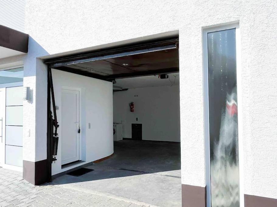 Apartment 100 Qm Im Weindorf - Balkon/Garage Aspisheim Exteriör bild