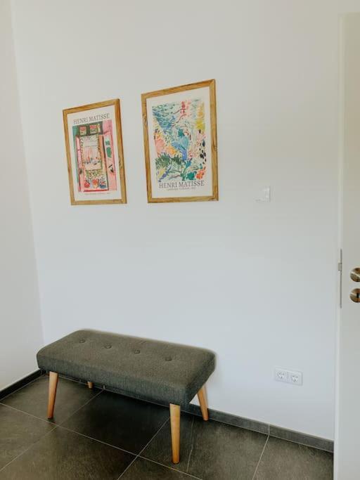 Apartment 100 Qm Im Weindorf - Balkon/Garage Aspisheim Exteriör bild