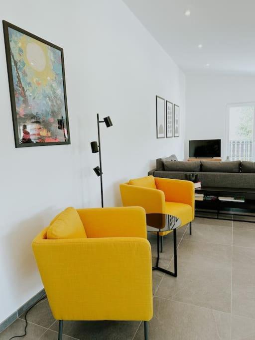 Apartment 100 Qm Im Weindorf - Balkon/Garage Aspisheim Exteriör bild